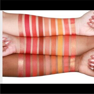 🔥BNIB Huda Beauty Coral Obsessions Eyeshadow Palette NEW -SALE-